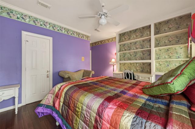 37 Greensward Lane, Sugar Land, TX 77479