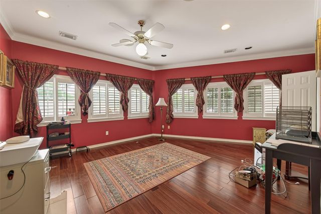 37 Greensward Lane, Sugar Land, TX 77479