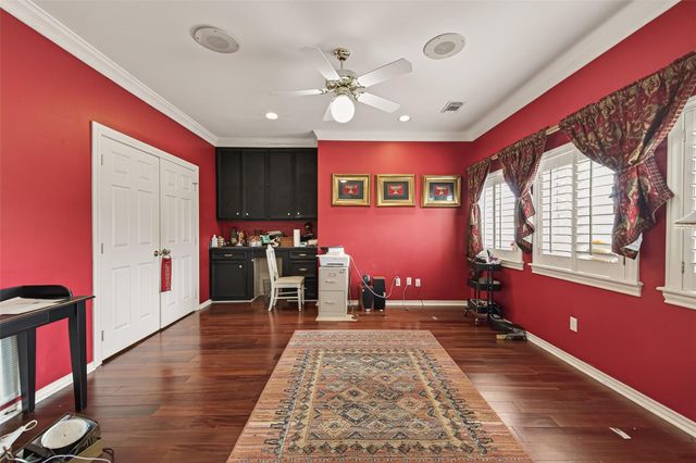 37 Greensward Lane, Sugar Land, TX 77479