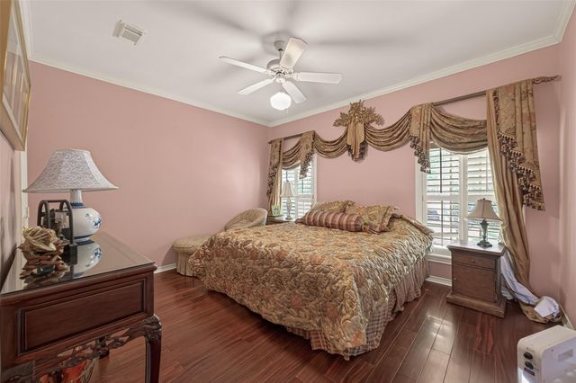 37 Greensward Lane, Sugar Land, TX 77479