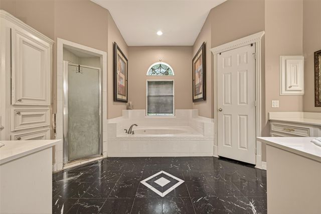 37 Greensward Lane, Sugar Land, TX 77479