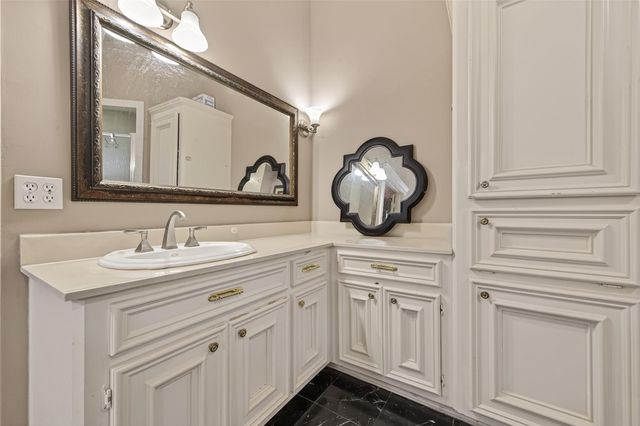 37 Greensward Lane, Sugar Land, TX 77479