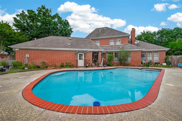 37 Greensward Lane, Sugar Land, TX 77479