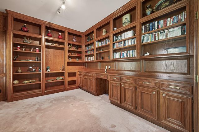 37 Greensward Lane, Sugar Land, TX 77479