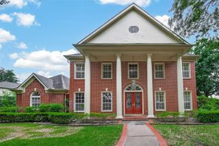 37 Greensward Lane, Sugar Land, TX 77479