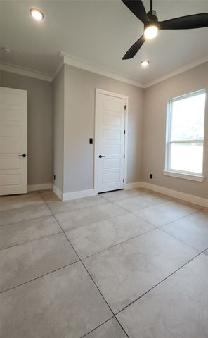 740 Arledge Street, Azle, TX 76020