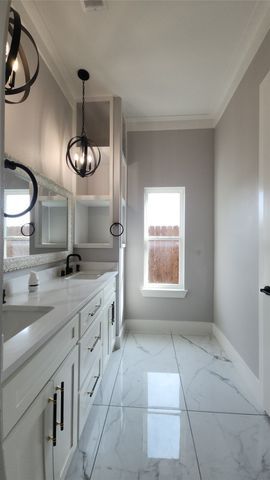 740 Arledge Street, Azle, TX 76020