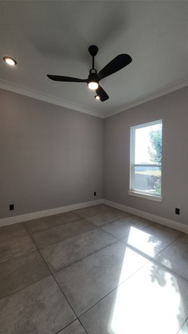 740 Arledge Street, Azle, TX 76020