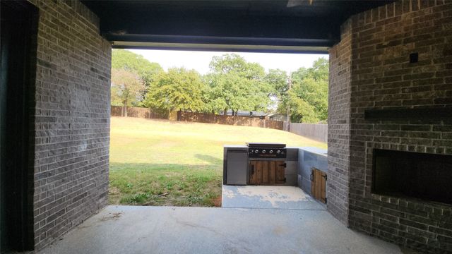 740 Arledge Street, Azle, TX 76020