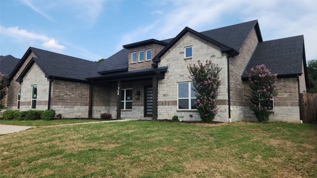 740 Arledge Street, Azle, TX 76020