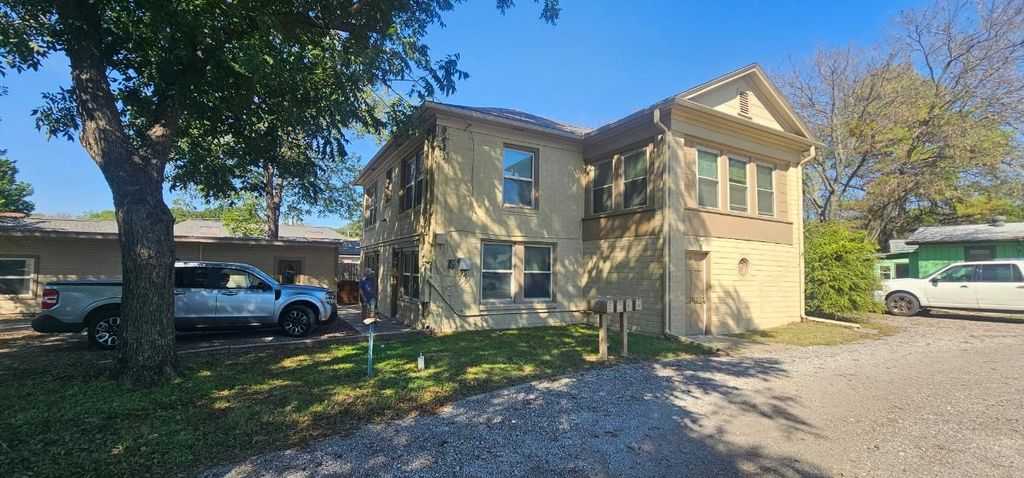 2615 N Elm Street, Denton, TX 76201 — photo 2
