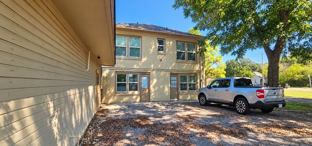 2615 N Elm Street, Denton, TX 76201 — photo 5