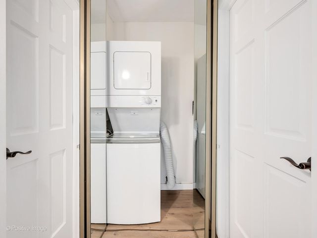 5516 E Lake Drive 92C, Lisle, IL 60532