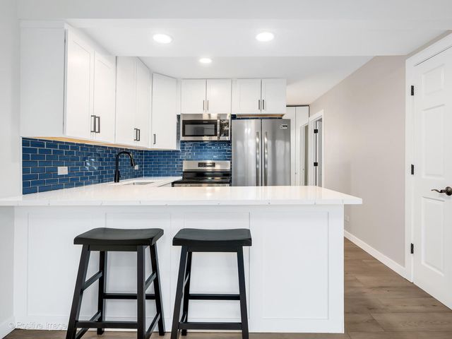 5516 E Lake Drive 92C, Lisle, IL 60532