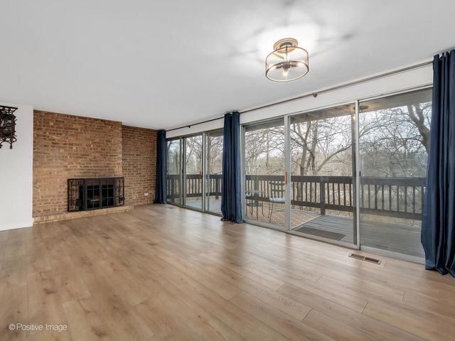 5516 E Lake Drive 92C, Lisle, IL 60532