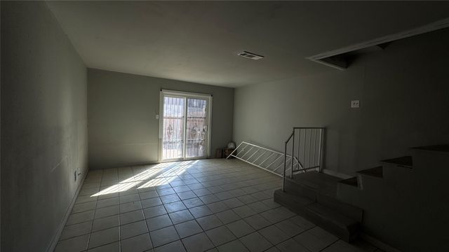 9434 Olde Towne Row, Dallas, TX 75227