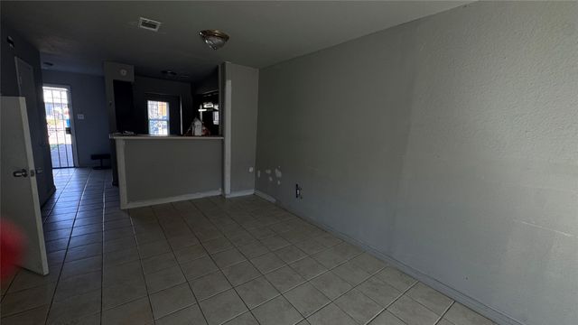 9434 Olde Towne Row, Dallas, TX 75227