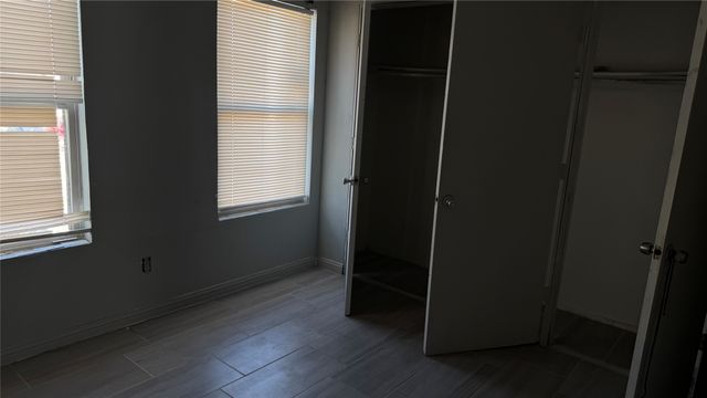 9434 Olde Towne Row, Dallas, TX 75227