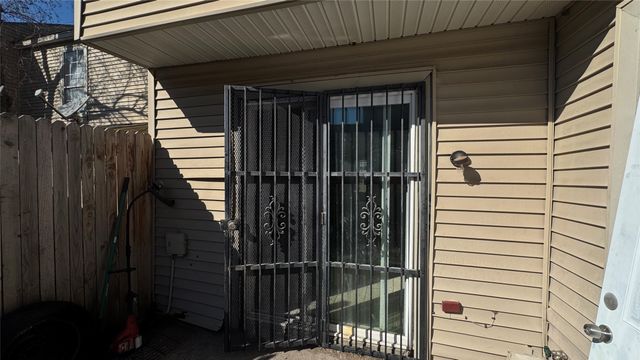 9434 Olde Towne Row, Dallas, TX 75227