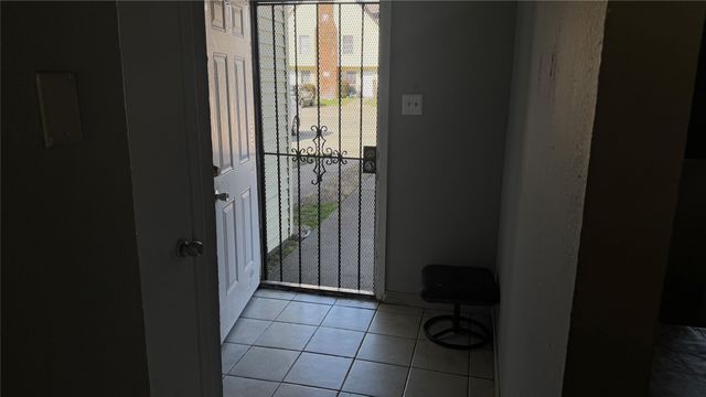 9434 Olde Towne Row, Dallas, TX 75227