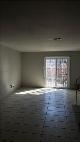 9434 Olde Towne Row, Dallas, TX 75227