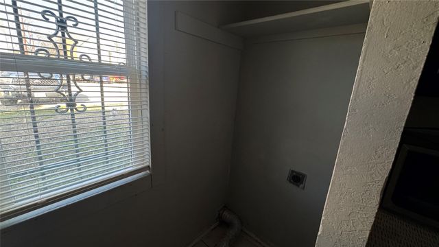 9434 Olde Towne Row, Dallas, TX 75227