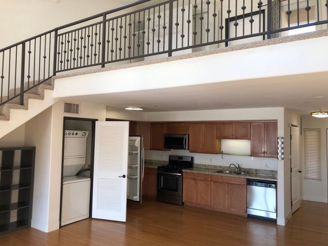 255 W 7th 20, San Pedro, CA 90731