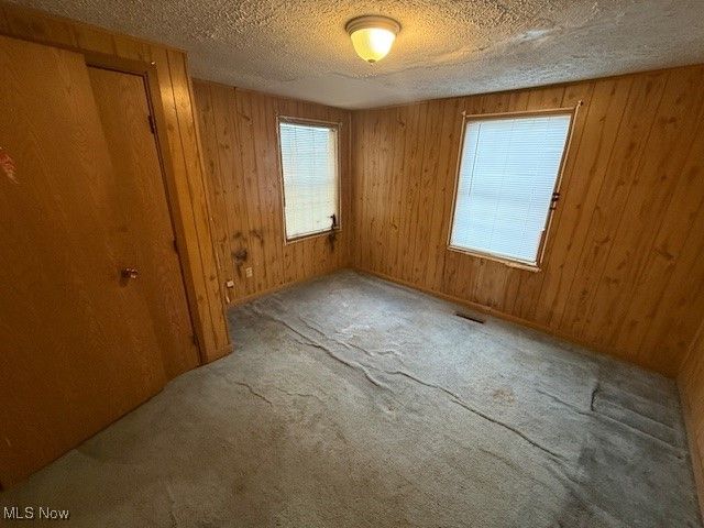 807 Clement Avenue, Belpre, OH 45714