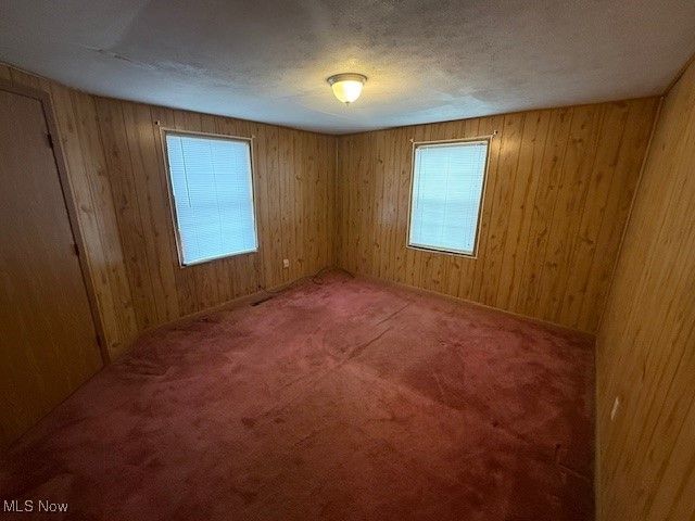 807 Clement Avenue, Belpre, OH 45714