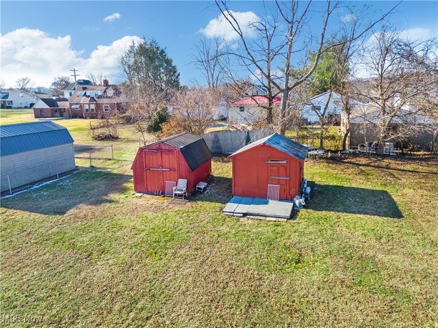 807 Clement Avenue, Belpre, OH 45714