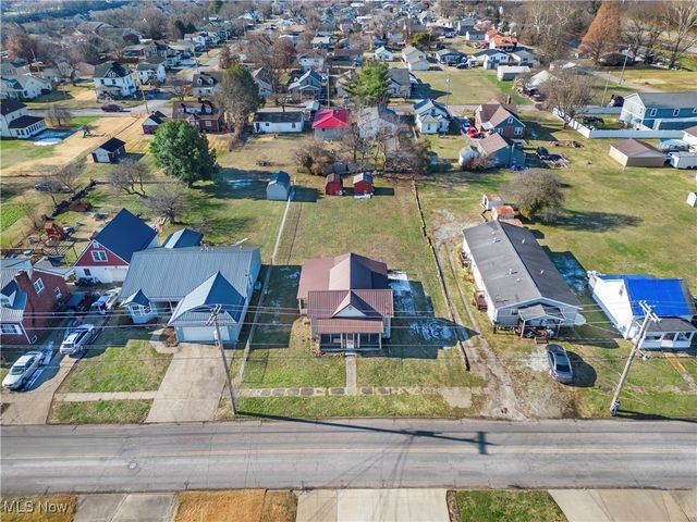 807 Clement Avenue, Belpre, OH 45714