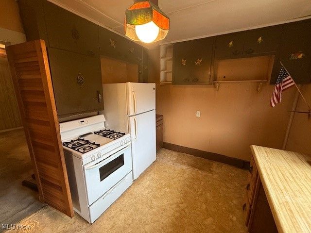 807 Clement Avenue, Belpre, OH 45714