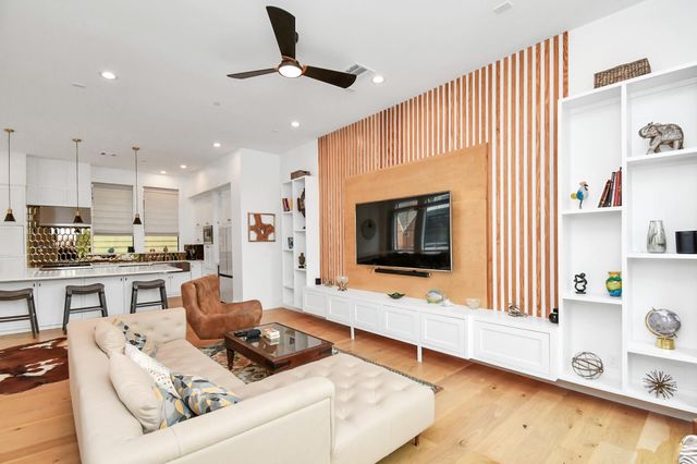 2303 Yupon Street, Houston, TX 77006
