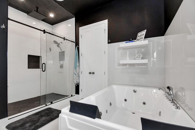 2303 Yupon Street, Houston, TX 77006