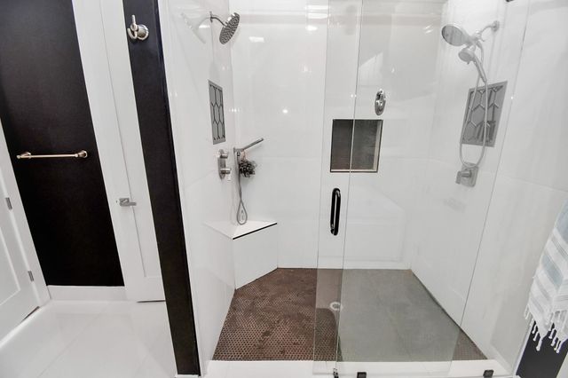 2303 Yupon Street, Houston, TX 77006