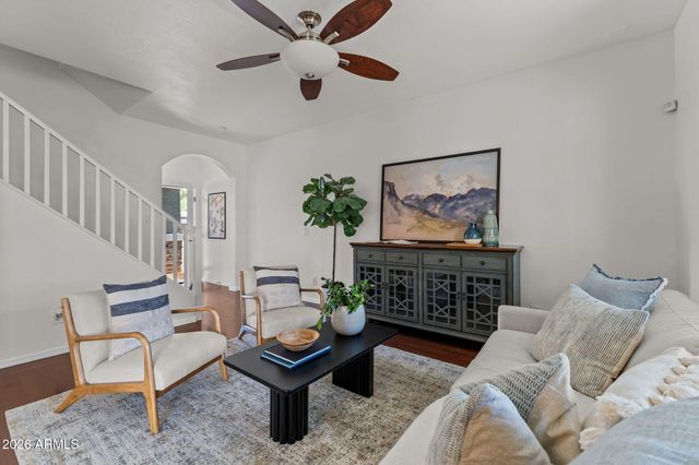 2214 E FRAKTUR Road, Phoenix, AZ 85040