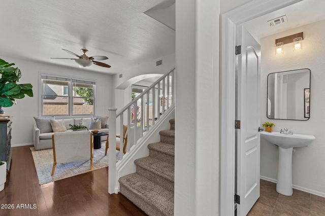 2214 E FRAKTUR Road, Phoenix, AZ 85040
