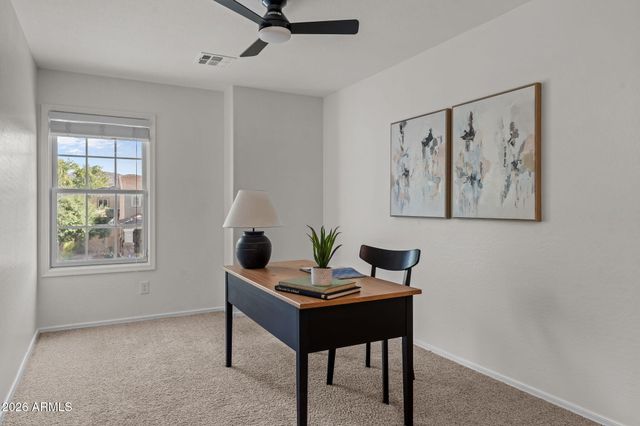 2214 E FRAKTUR Road, Phoenix, AZ 85040