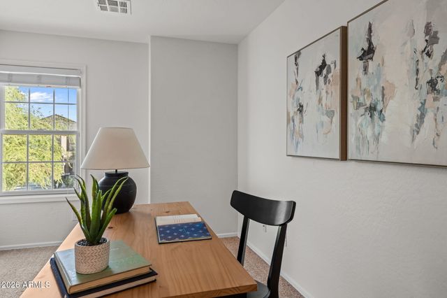 2214 E FRAKTUR Road, Phoenix, AZ 85040