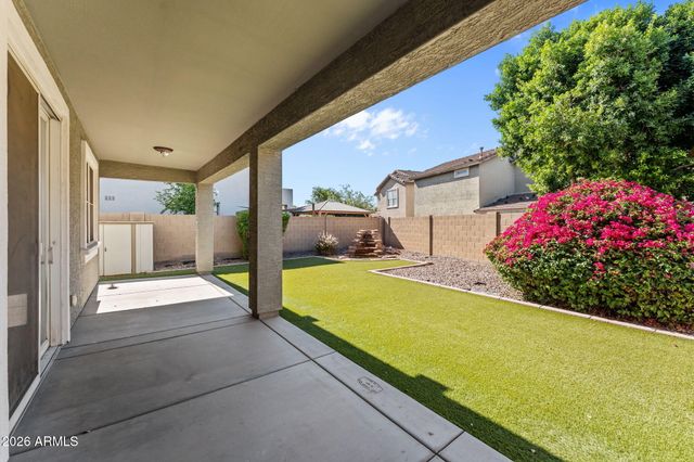 2214 E FRAKTUR Road, Phoenix, AZ 85040