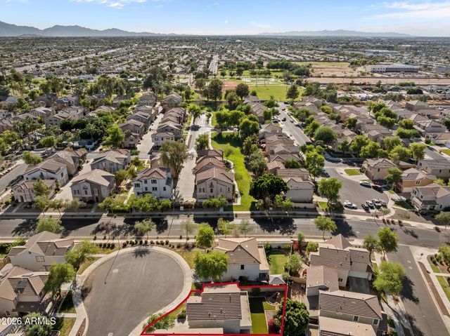 2214 E FRAKTUR Road, Phoenix, AZ 85040