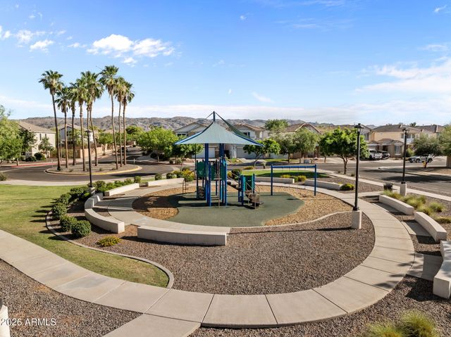 2214 E FRAKTUR Road, Phoenix, AZ 85040