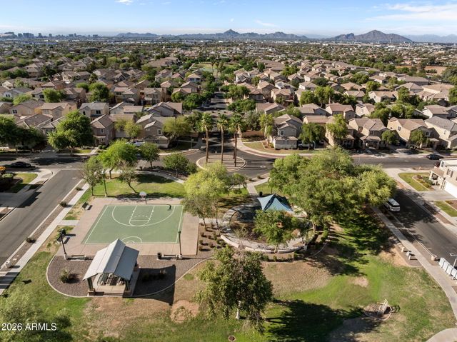 2214 E FRAKTUR Road, Phoenix, AZ 85040