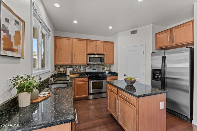 2214 E FRAKTUR Road, Phoenix, AZ 85040