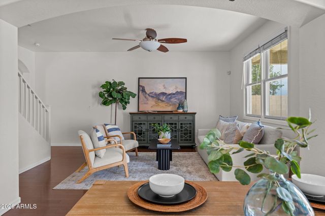 2214 E FRAKTUR Road, Phoenix, AZ 85040