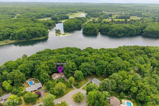 29 Stony Brook Drive, Rexford, NY 12148
