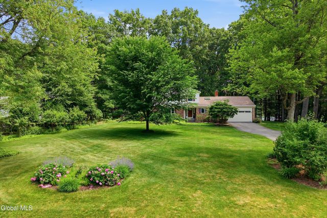 29 Stony Brook Drive, Rexford, NY 12148