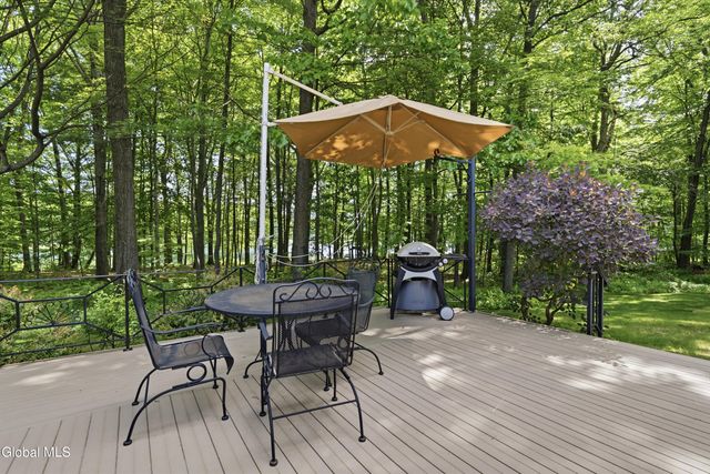 29 Stony Brook Drive, Rexford, NY 12148