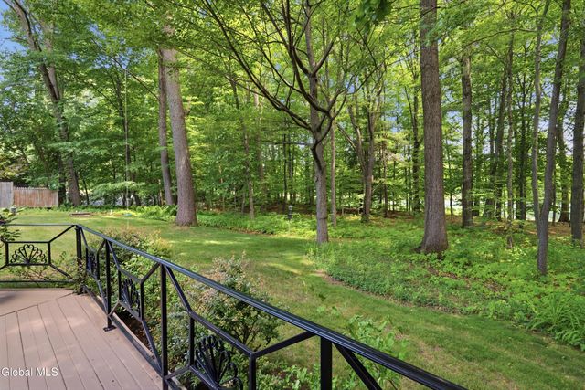 29 Stony Brook Drive, Rexford, NY 12148
