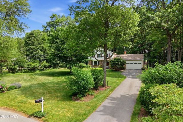 29 Stony Brook Drive, Rexford, NY 12148